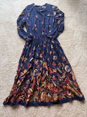 Vintage Women's Navy Floral Midi Dress